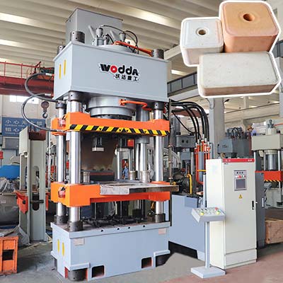 630噸牛(niu)羊舔磚液(ye)壓機_動物(wù)營養鹽磚(zhuan)機