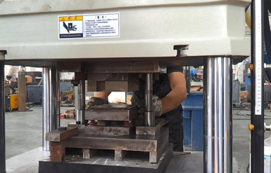 150噸(dūn)錨杆托盤(pan)四柱液壓(ya)機視頻