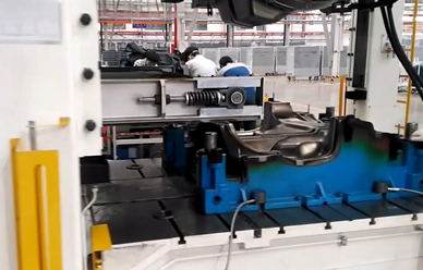 200T框架壓汽(qì)車内飾