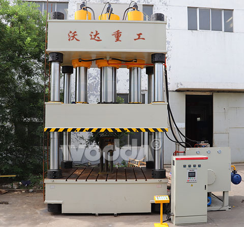 1800噸三(san)梁四柱液(yè)壓機