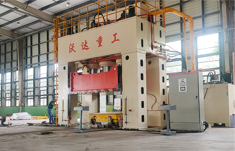 3000噸smc衛浴櫃門(men)闆模壓成型(xing)液壓機