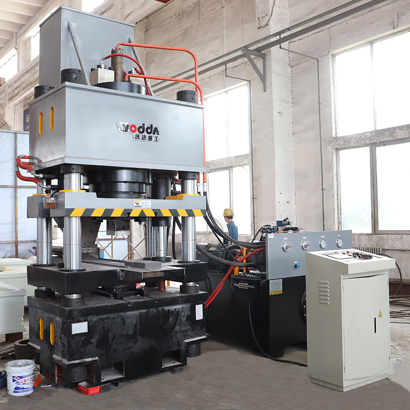 石墨(mo)壓塊成型液壓(ya)機_500噸四梁四柱(zhu)液壓機