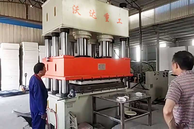 2000噸壓濾機濾闆成型液壓機