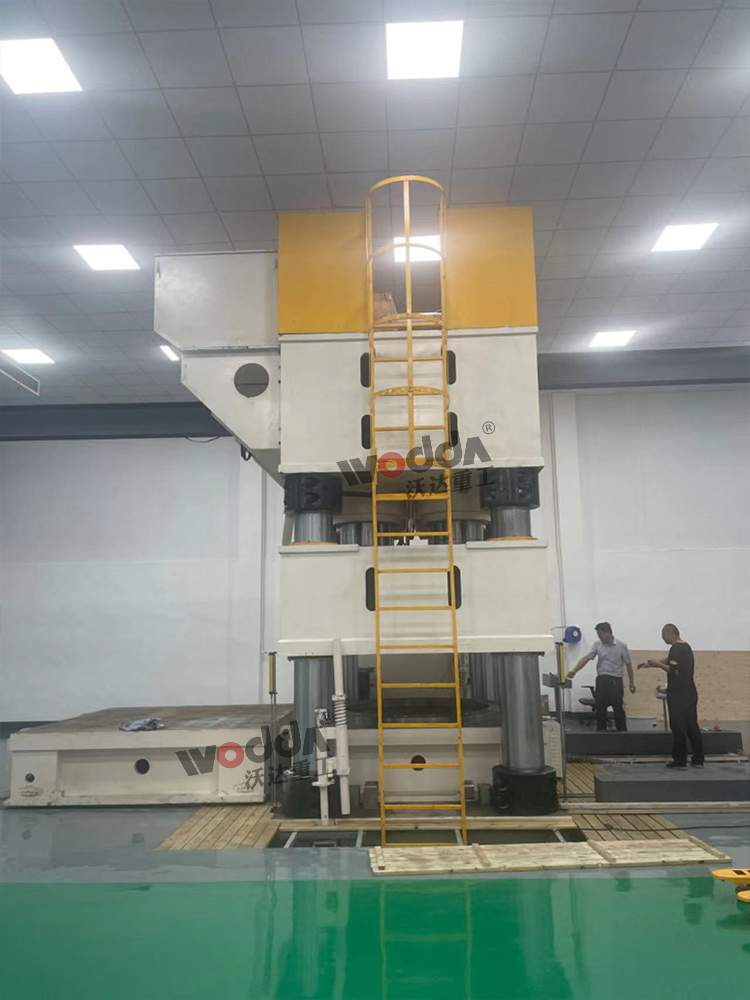 3000噸液壓機側面 3000噸液壓機側面