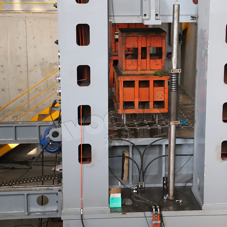 630噸框架式液壓機機身 630噸框架式液壓機機身