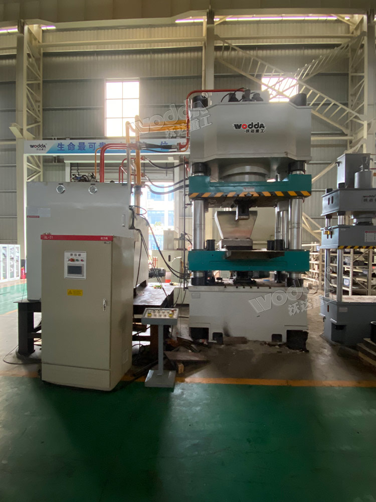 800噸四梁四柱液壓機