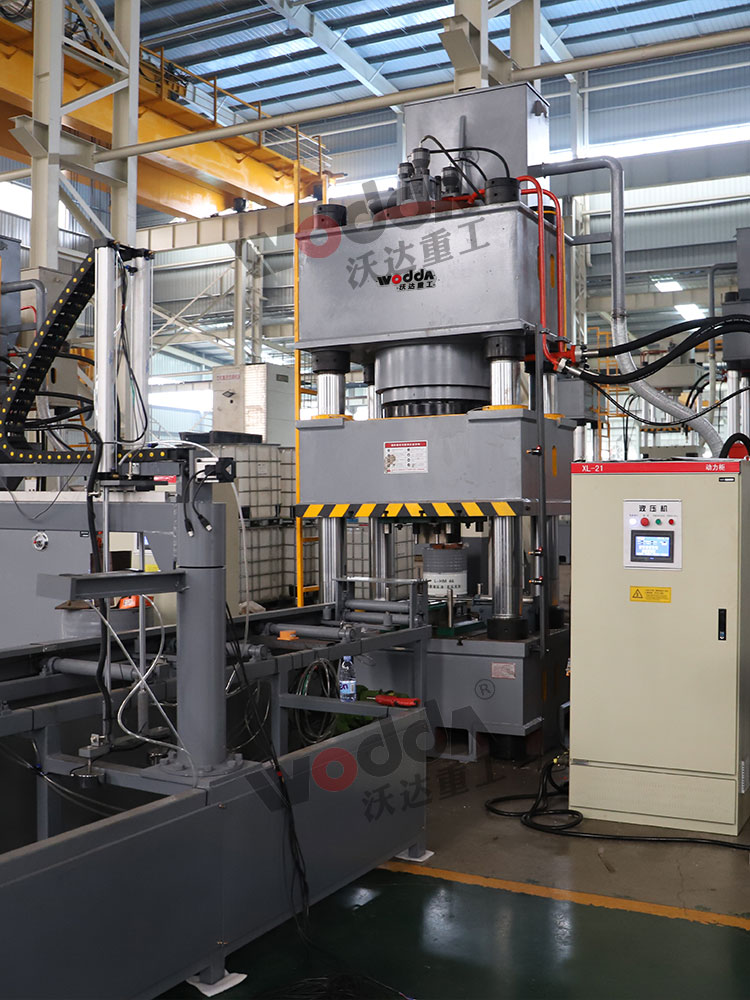 630噸四柱液壓機(錨杆托盤液壓機) 630噸四柱液壓機(錨杆托盤液壓機)