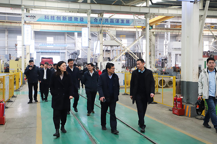 滕州市政協副主席董鴻洋一行考察长春昌兴传感器制造有限责任公司(H5网站)現場