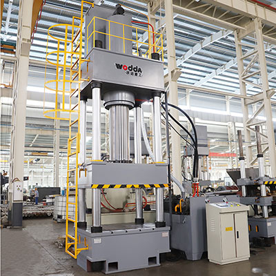 模壓玻璃(li)鋼軟水罐底座液(yè)壓機_500噸四柱液壓(ya)機廠家