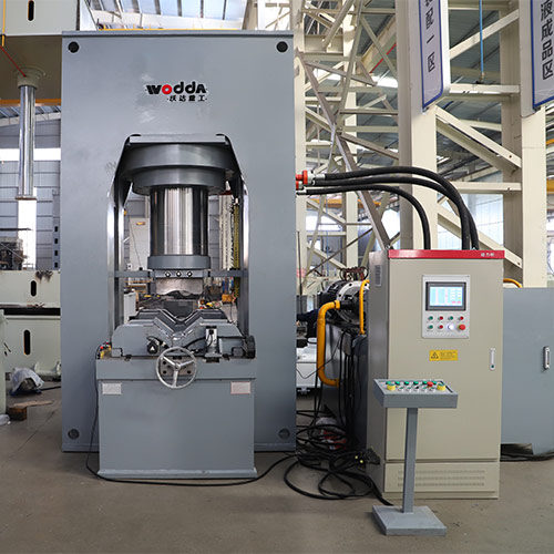 1200噸龍(lóng)門式校直(zhi)機